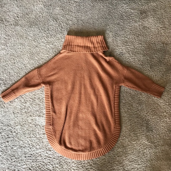 Express Sweater - Picture 3 of 3